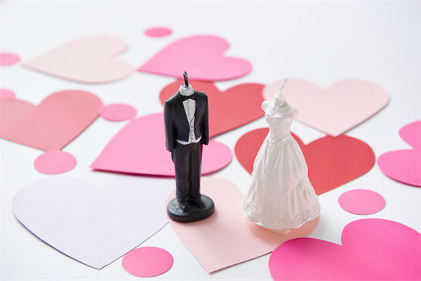 5月10日起結(jié)婚離婚不需要戶口本，人力資源怎么看？