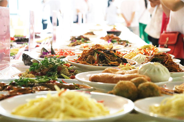品牌營銷分析：第一批開零食店的人，賺夠千萬離場了