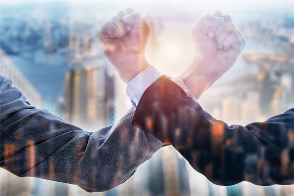 榮耀CEO承認(rèn)銷量非常困難，眾多企業(yè)的品牌戰(zhàn)略啟示